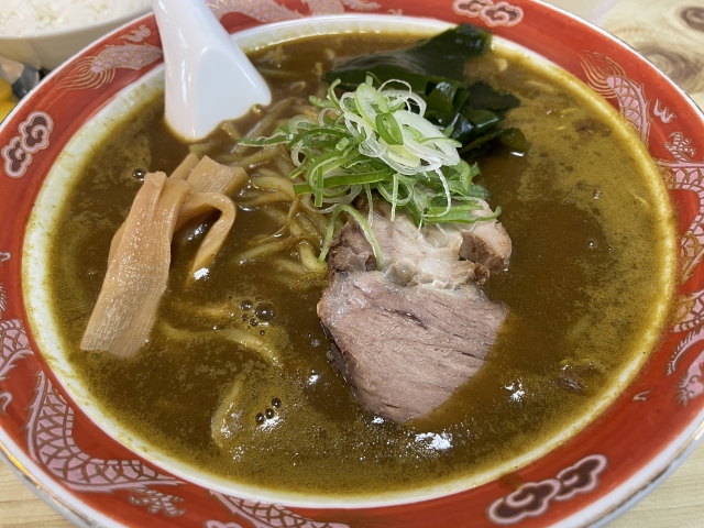 【北海道】室蘭カレーラーメン-640×480.jpg